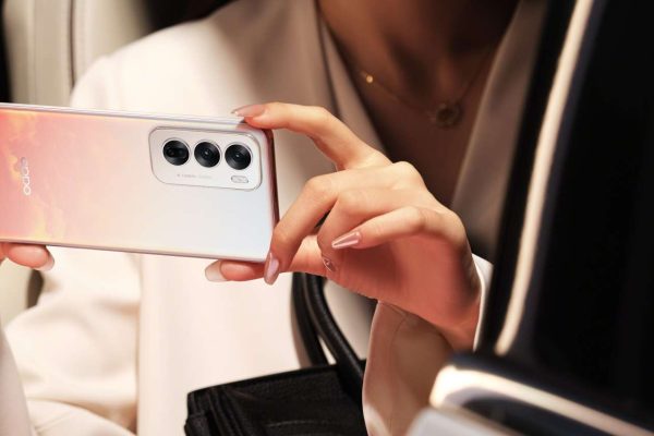 Oppo Reno12 disponibile in Italia (anche su Amazon)