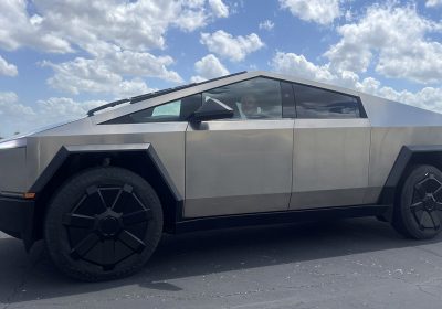 Ora sappiamo quanti Cybertruck ha prodotto Tesla, grazie a due richiami per difetti