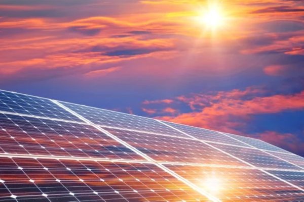 Prezzi dell'energia negativi in Francia: boom delle rinnovabili fa chiudere i reattori nucleari