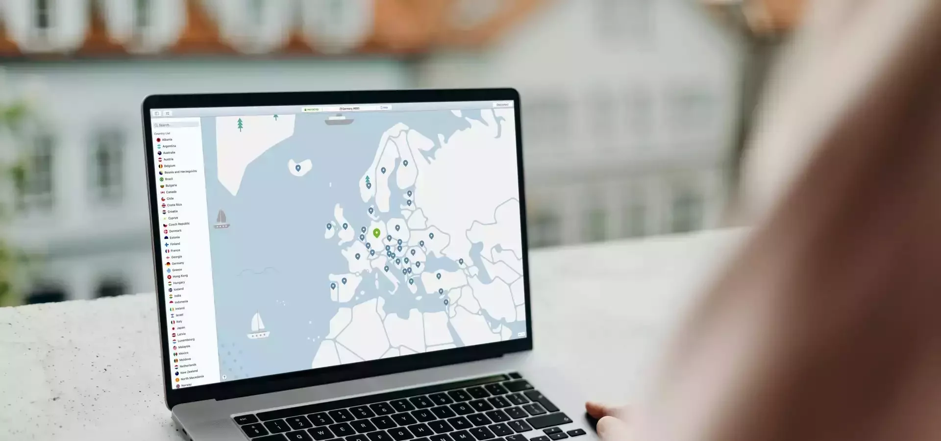 Proteggi i dati aziendali su reti Wi-Fi non sicure con una VPN