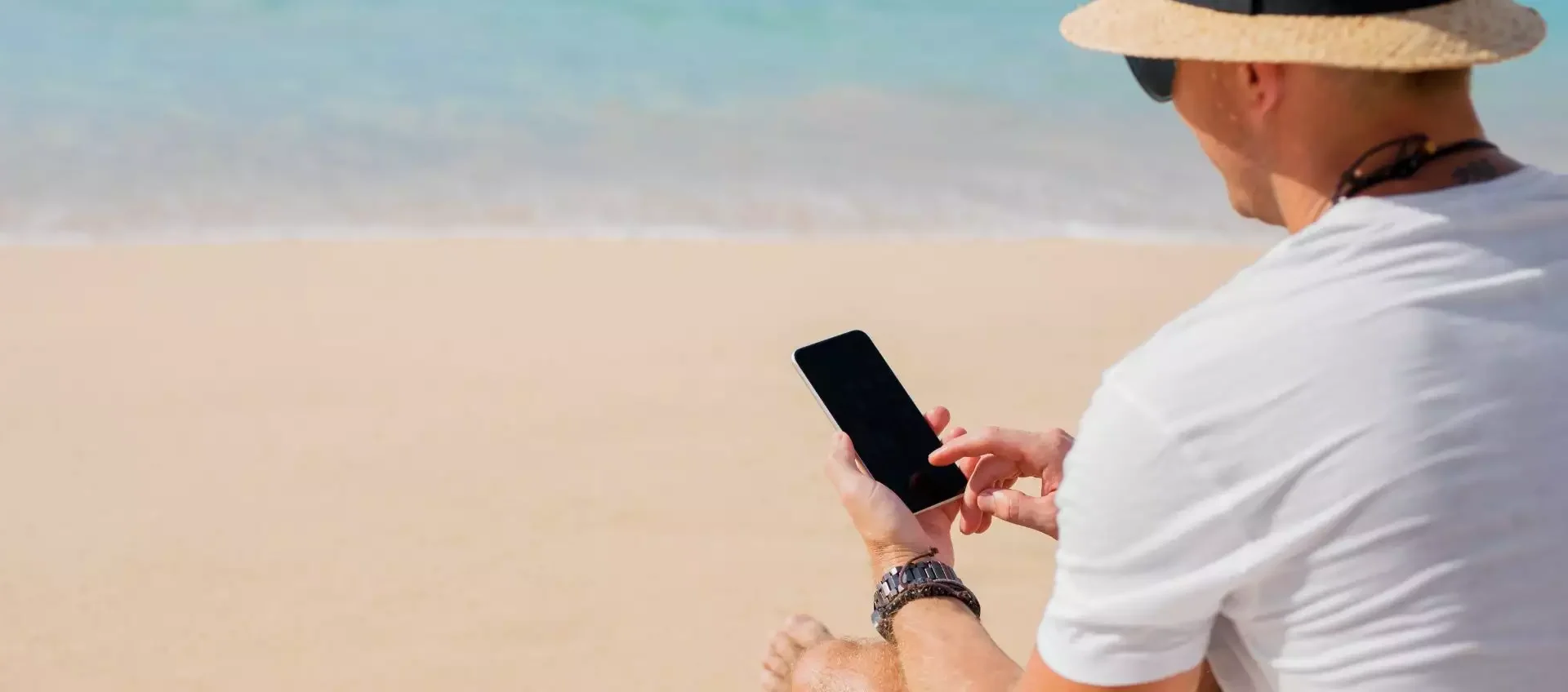 Viaggio all’estero? Con Saily non dovrai neanche cambiare SIM