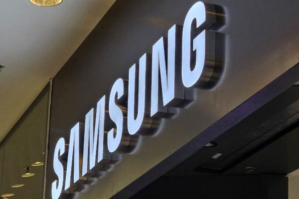 Samsung apre il primo Experience Store in Italia: tecnologia Galaxy a portata di mano