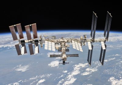 SpaceX realizzerà il veicolo per far deorbitare in sicurezza la Stazione Spaziale Internazionale