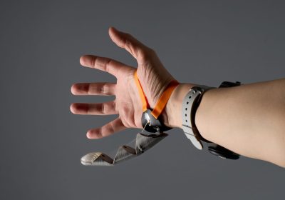 Third Thumb, come funziona il terzo pollice robotico facile da usare per (quasi) tutti