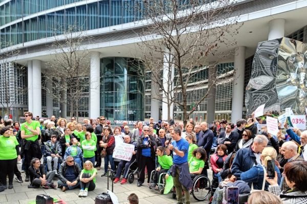 Disabilità, cosa sta succedendo in Lombardia sui tagli