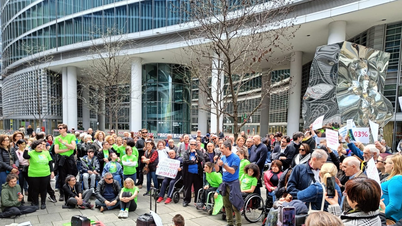 Disabilità, cosa sta succedendo in Lombardia sui tagli