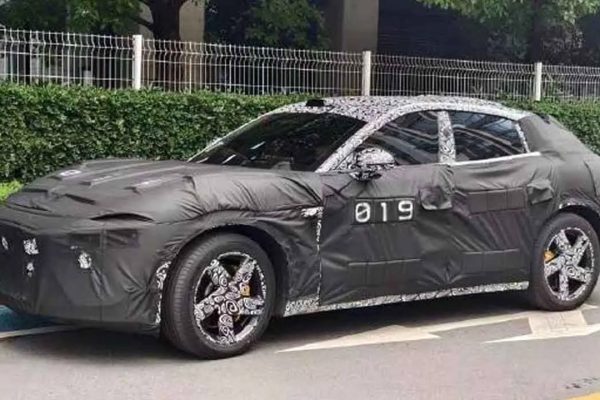 Xiaomi: "non stiamo sviluppando un secondo veicolo". Eppure quelle immagini spia…