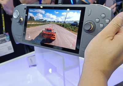 Zotac ha presentato Zone, una console portatile con AMD Ryzen 7 8840U e display AMOLED