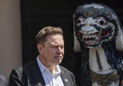 Azionisti Tesla approvano massiccia retribuzione per Musk