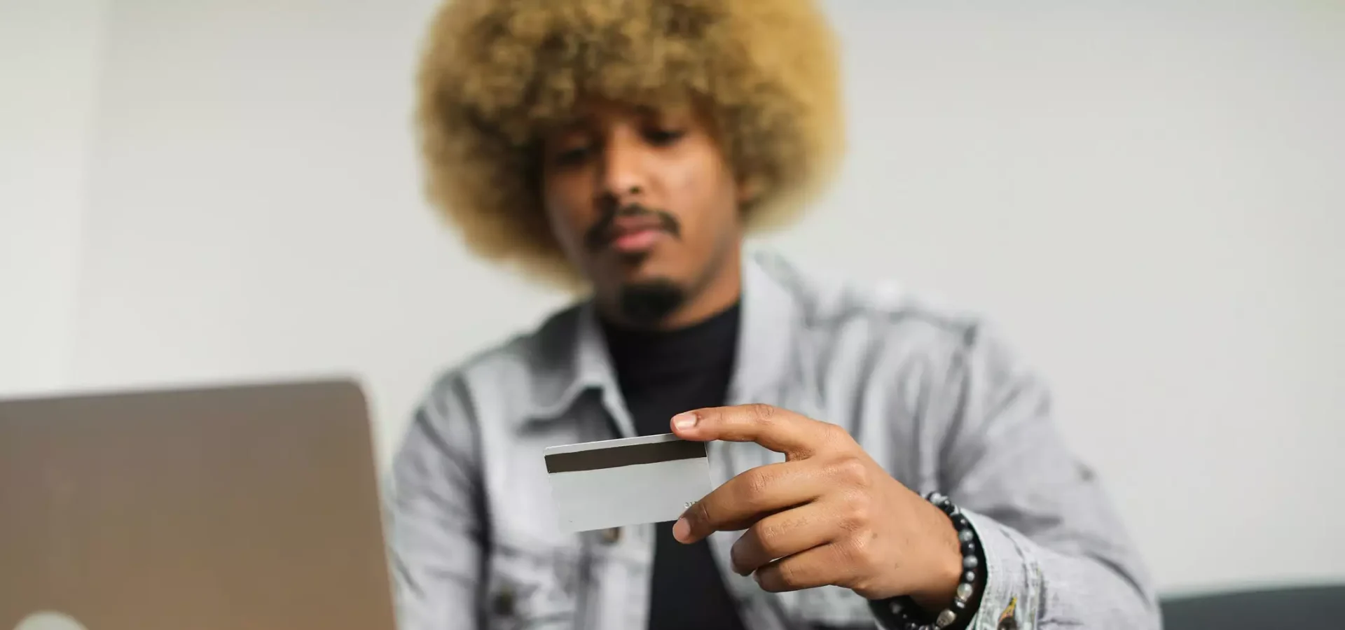 Conto a zero spese e carta di credito a 1 €/mese: solo con Banca Mediolanum