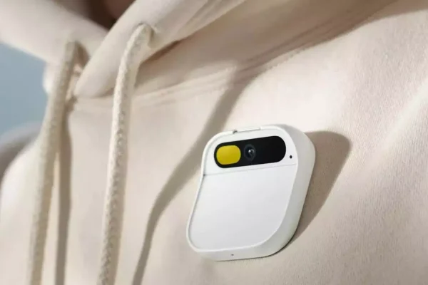 Humane in trattative con HP per vendere AI Pin