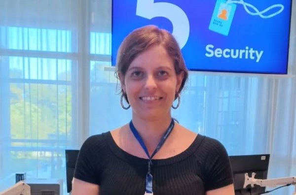 Ilaria Salis, perché la destra di Regione Lombardia vuole pignorare il suo stipendio