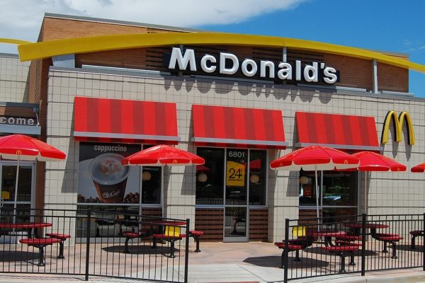 McDonald’s fa un passo indietro sull’uso dell’AI al McDrive