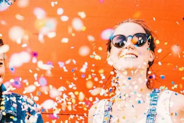 Ottieni una carta di credito gratis per le tue vacanze estive aprendo Conto Corrente Arancio Più