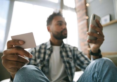 Conto a zero spese e un prodotto Apple in regalo portando amici con Mediolanum
