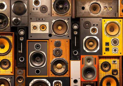 Musica, i retroscena dell’industria tra featuring forzati e scomparsa del romanticismo