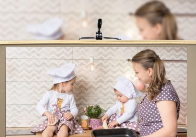 Baby influencer e sharenting, in Italia ci sono molte proposte per regolarli ma è ora di passare ai fatti