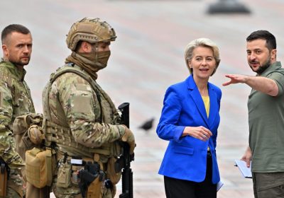 L’Unione europea invia all’Ucraina 1,5 miliardi di euro provenienti dai beni russi congelati