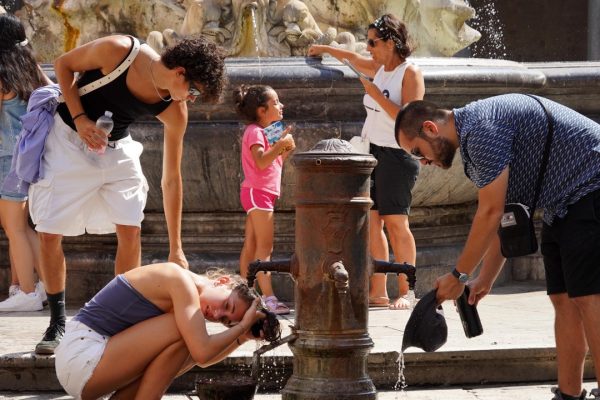 Clima in crisi, l’anno in cui abbiamo sforato di continuo i limiti globali sull’aumento delle temperature per evitare il peggio