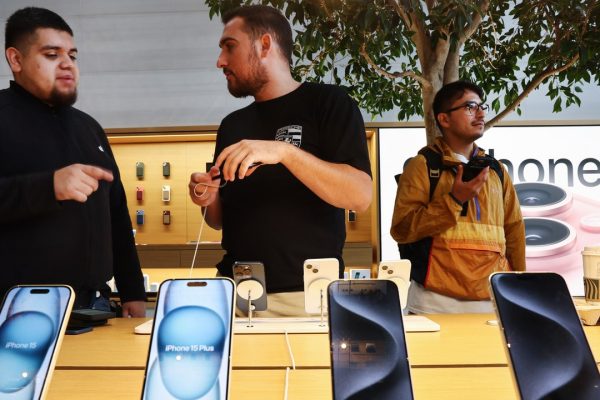 I dipendenti Microsoft in Cina dovranno sostituire gli smartphone Android con iPhone