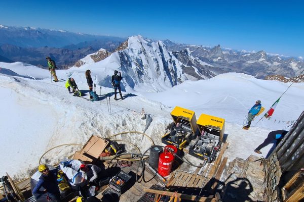 Capanna Margherita, vedere la crisi del clima dal rifugio più alto d’Europa