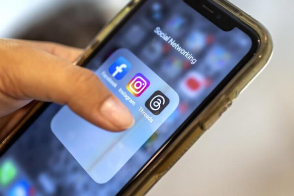 Instagram collabora con ricercatori negli USA per studiare l’impatto dei social sui minori