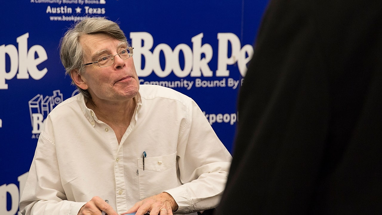 Stephen King, in arrivo il film tratto da La lunga marcia
