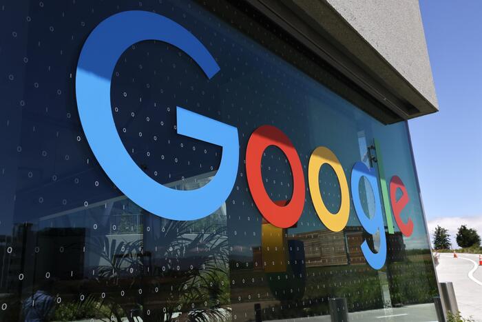 Le emissioni di Google aumentano del 50% in 5 anni con la crescita dell’Intelligenza Artificiale – News