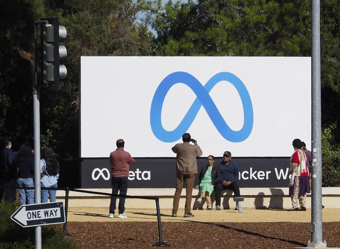 Meta non rilascerà il prossimo modello di IA in Europa: l’impatto sui settori Web & Social