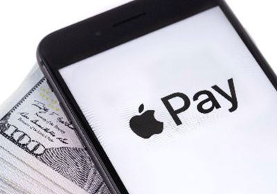 Apple aprirà l'NFC di iPhone a terzi, evitando le sanzioni: firmato l'accordo con l'UE