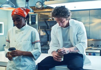 Serie tv, ha ancora senso far uscire tutti gli episodi in una volta sola?