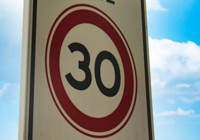 Bologna, i 30 km/h funzionano: gli incidenti gravi diventano a codice verde