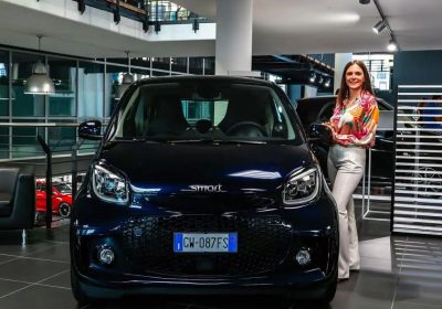Consegnata l'ultima smart Fortwo, addio dopo 25 anni di storia