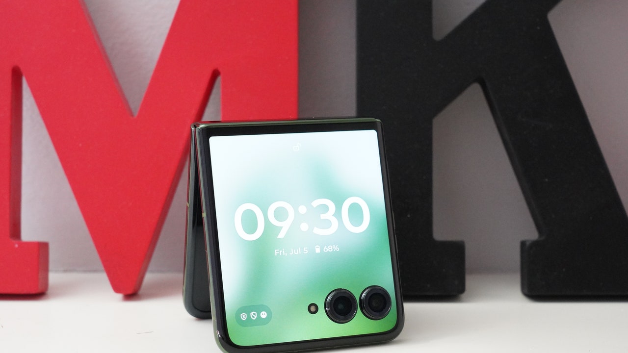 Recensione Motorola razr 50 ultra: un flip che non delude