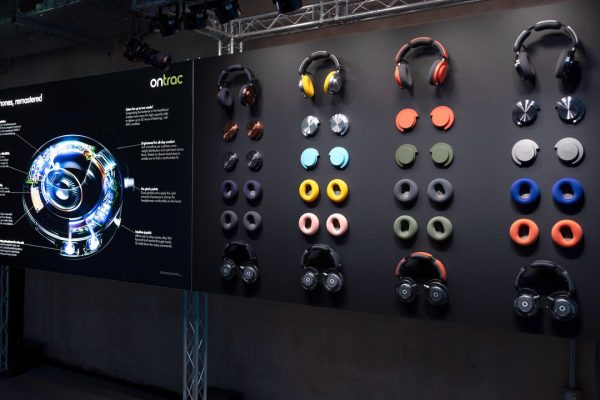 Dyson OnTrac, come sono le nuove cuffie di Dyson