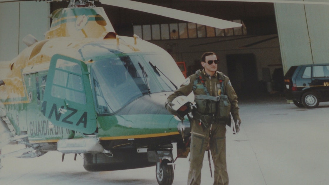 L’elicottero Volpe 132 è precipitato all’improvviso nella notte in Sardegna nel 1994. E trent’anni dopo ancora non sappiamo perché