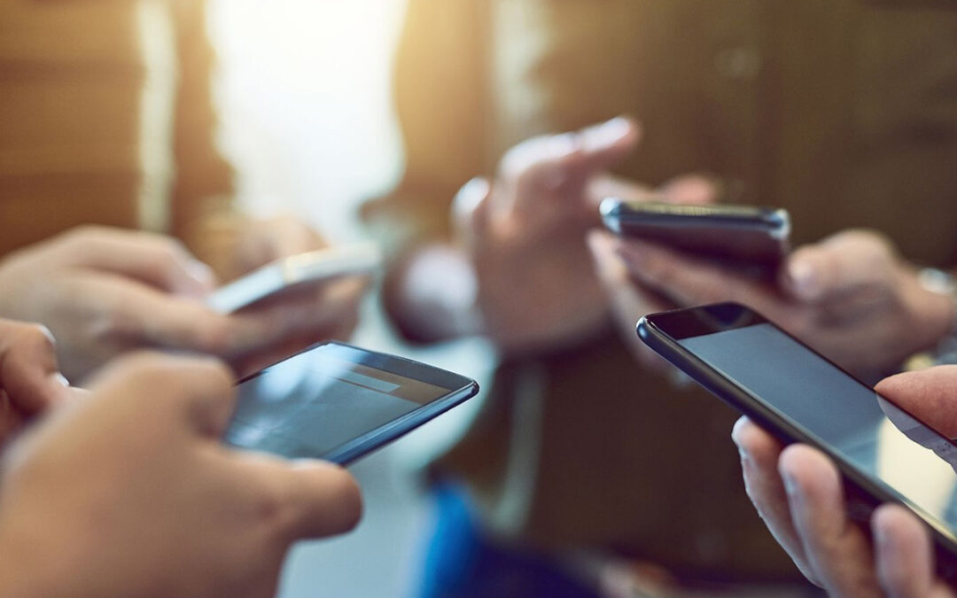 Esperimento del Guardian: i nuovi account Facebook e Instagram vengono spinti verso contenuti sessisti e misogini