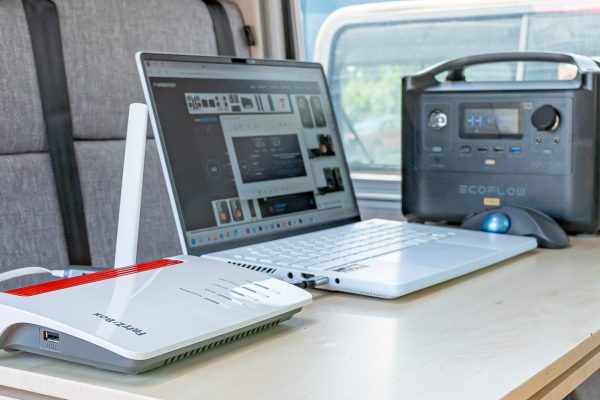 FRITZ!Box 6850 5G: connettività veloce ovunque per i content creator, anche in camper