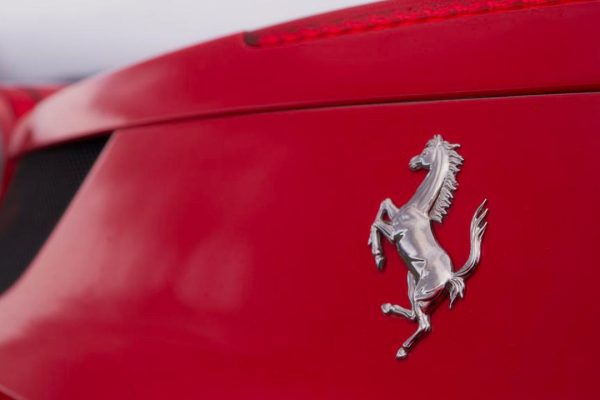 Ferrari, non solo elettrico, nel futuro ci sono motori a combustione con gli e-fuel