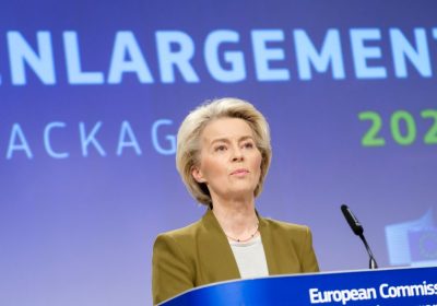 Sui vaccini Covid-19 la Commissione europea è stata non è stata abbastanza trasparente nell’acquisto