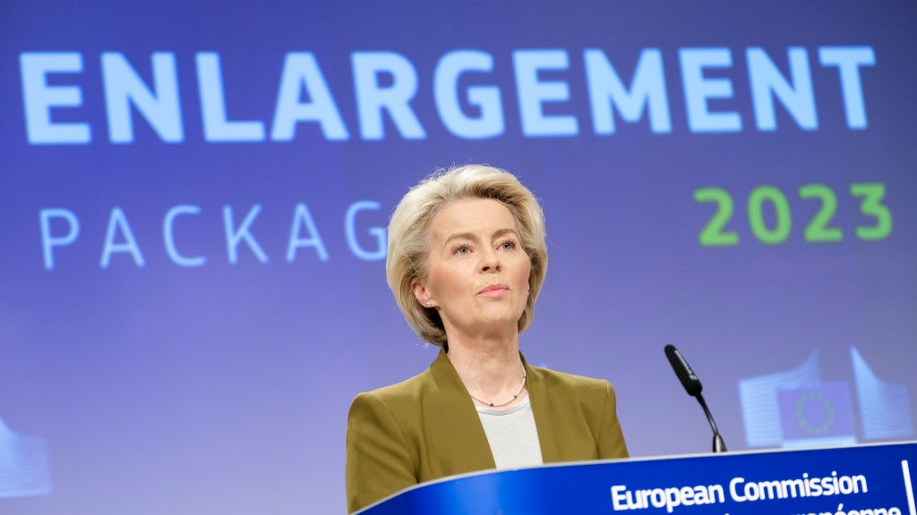 Sui vaccini Covid-19 la Commissione europea è stata non è stata abbastanza trasparente nell’acquisto