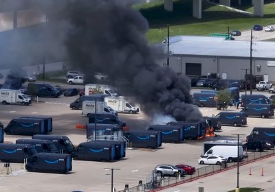 I furgoni elettrici di Amazon prendono fuoco: indagini in corso per scoprire le origini dei roghi