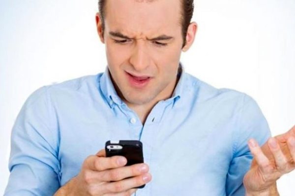 Il declino degli SMS in numeri: nell'ultimo anno ne sono stati scambiati solo 4 miliardi