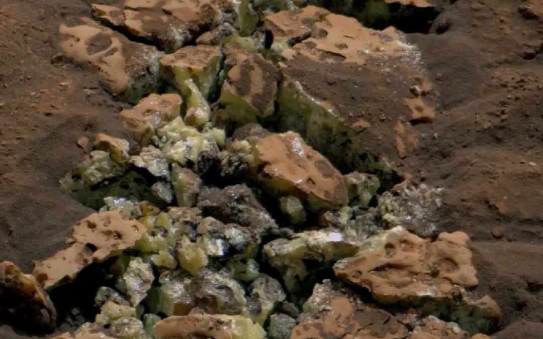 Il rover NASA Curiosity ha trovato dei cristalli di zolfo puro su Marte, per caso
