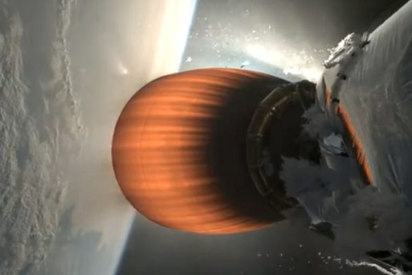 Problema al secondo stadio del razzo spaziale SpaceX Falcon 9: alcuni satelliti Starlink sono rientrati