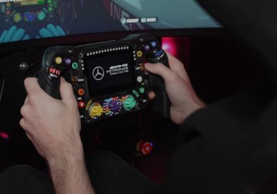 Il volante della Mercedes di F1 è adesso disponibile per tutti i sim racer: ma costa una fortuna!