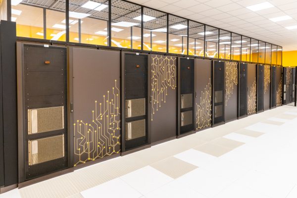 L'Italia corre sull'IA: Fastweb installa il primo supercomputer NVIDIA DGX SuperPOD