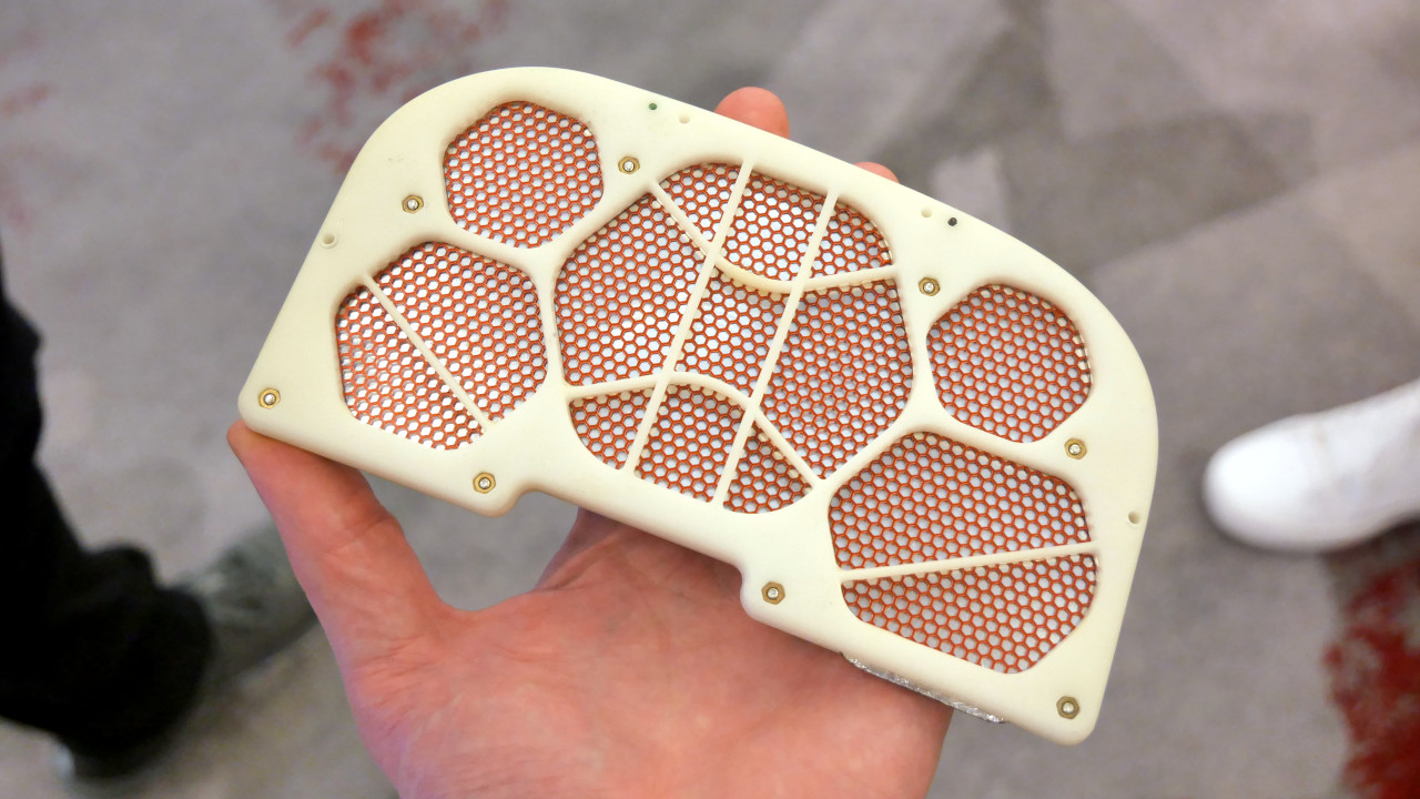 La rivoluzione degli altoparlanti elettrostatici è in arrivo nelle auto, grazie a Warwick Acoustics