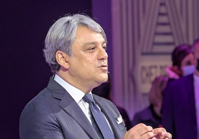 Luca De Meo controcorrente: "sarebbe un errore abbandonare l'elettrico"