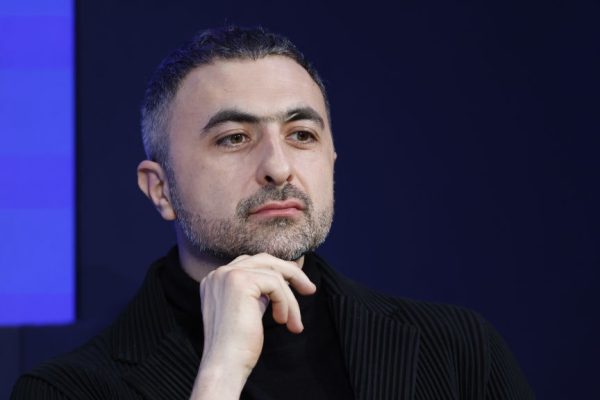 Microsoft, per il capo dell’AI i contenuti sul web si possono rubare senza problemi